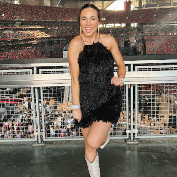 Meet your Posher, Lauren - Picture 1 of 1